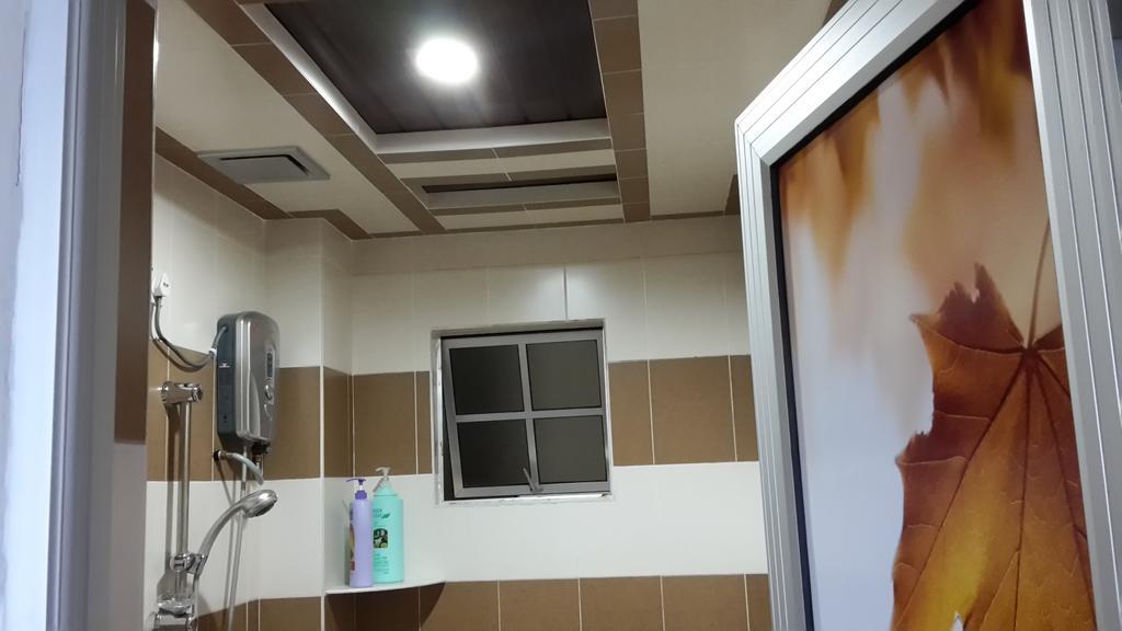 קמרון היילנדס Lacy'S Crown Imperial Court Apartment מראה חיצוני תמונה